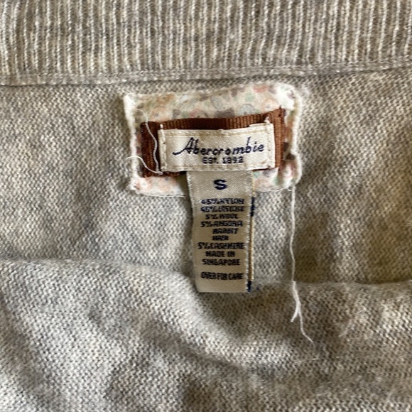 Abercrombie, light grey sweater - Picture 2 of 2